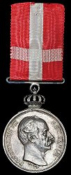 Royal Medal of Recompense in Silver with Crown, Obverse