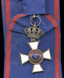 Grand Cross: Badge