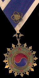 National Medal (3rd Class), Badge