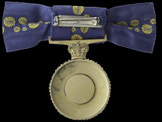 Medal (Female), Reverse