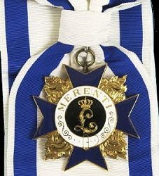 Grand Cross: Badge