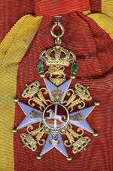 Grand Cross: Badge