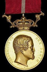 Gold Medal with Crown, Obverse