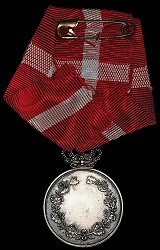 Royal Medal of Recompense in Silver with Crown, Reverse Royal Medal of Recompense in Silver with Crown, Reverse