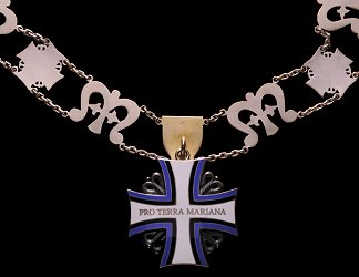 Collar, Reverse Collar, Reverse