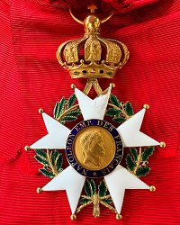 Grand Cross: Badge, Obverse