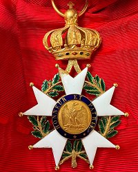 Grand Cross: Badge, Reverse