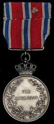 Silver Medal with Crown, Reverse