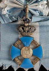 Grand Cross: Badge, Obverse