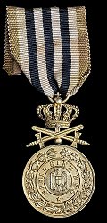 Class 1 Gold Medal with Crown, Obverse Class 1 Gold Medal with Crown, Obverse