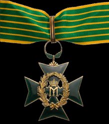 Grand Officer: Badge, Obverse