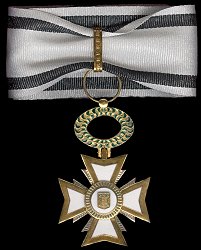 Grand Officer: Badge, Obverse