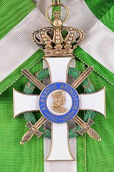 Grand Cross: Badge, Obverse