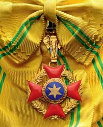 Grand Cross: Badge, Obverse