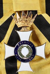 Grand Cross: Badge, Obverse